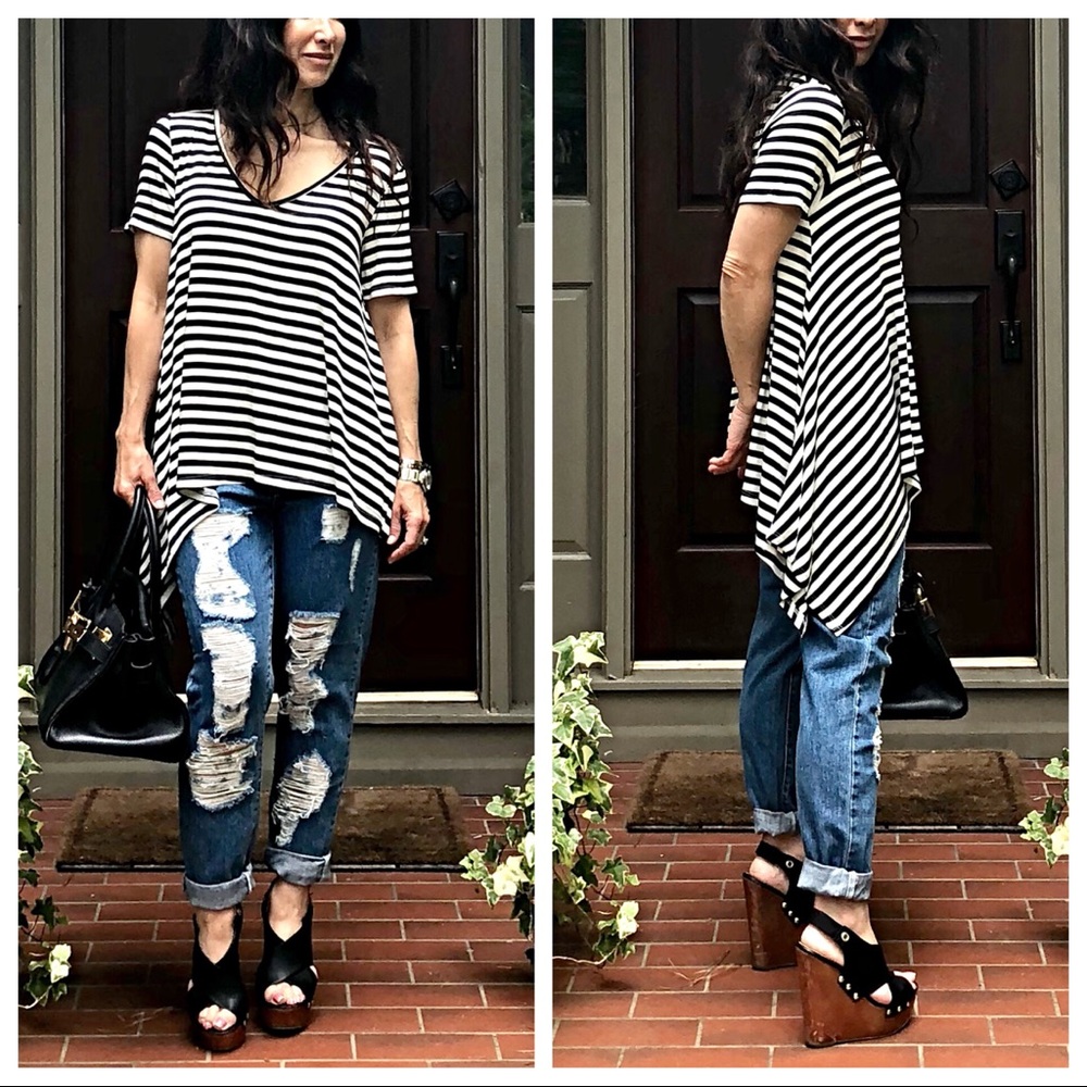 ✨LAST ONE✨Striped V neck asymmetrical top - Picture 5 of 8